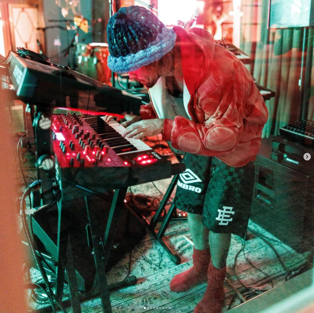 image-1277-1024x1022 Justin Bieber De Volta: Novo Álbum, Mudanças no Instagram e Aparição com Don Toliver